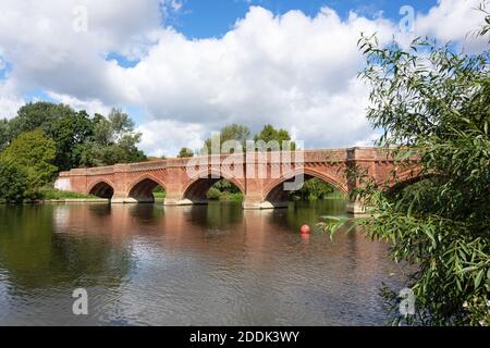 Clifton Hampden Bridge sul Tamigi, Clifton Hampden, Oxfordshire, Inghilterra, Regno Unito Foto Stock