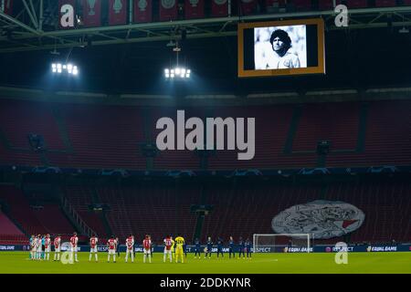 Amsterdam, Paesi Bassi. 25 Nov 2020. Diego Maradona minuto silenzio durante Champions League match Ajax-FC Midtjylland il novembre 25 2020 ad Amsterdam Olanda credito: SCS/Sander Chamid/AFLO/Alamy Live News Foto Stock