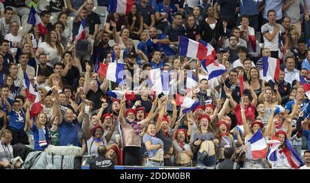 Tifosi francesi durante il Warm-up match della Coppa del mondo di Rugby 2019 Francia contro Italia allo Stade De France il 30 agosto 2019 a Parigi, Francia. La Francia ha vinto il 47-19. Foto di Loic Baratoux/ABACAPRESS.COM Foto Stock