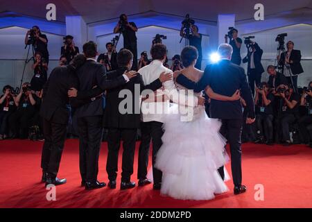 Olivier Assayas, Penelope Cruz, Edgar Ramirez, Gael Garcia Bernal, Wagner Moura e Leonardo Sbaraglia al Wasp Network Premiere nell'ambito del 76esimo Festival Internazionale del Cinema di Venezia (Mostra) il 01 settembre 2019. Foto di Aurore Marechal/ABACAPRESS.COM Foto Stock