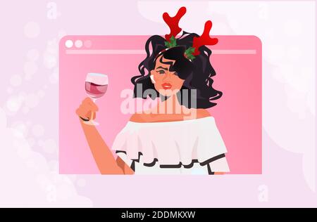 donna in corna festive che festeggia il nuovo anno e le vacanze di natale ragazza in browser web finestra bere vino comunicazione online concetto illustrazione vettoriale orizzontale verticale Illustrazione Vettoriale