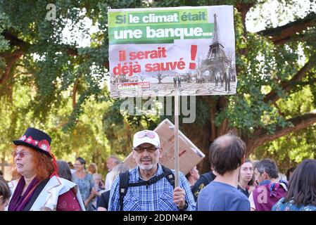 Manifesti durante il clima marcia che ha riunito quasi 5,000 persone a Strasburgo, Francia, il 21 settembre 2019. Questo incontro mira a chiedere al governo francese che vengano adottate misure concrete di fronte al cambiamento climatico. Foto di Nicolas Roses/ABACAPRESS.COM Foto Stock