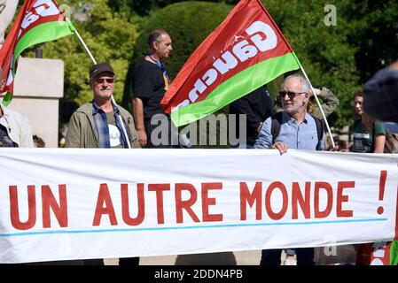 Manifesti durante il clima marcia che ha riunito quasi 5,000 persone a Strasburgo, Francia, il 21 settembre 2019. Questo incontro mira a chiedere al governo francese che vengano adottate misure concrete di fronte al cambiamento climatico. Foto di Nicolas Roses/ABACAPRESS.COM Foto Stock