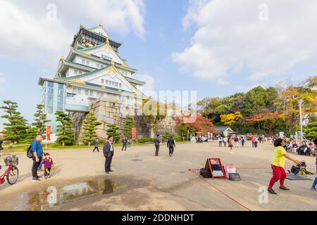 Stagione autunnale al Castello di Osaka in Giappone Foto Stock