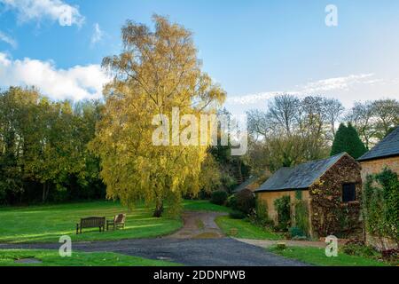 Balscote villaggio in autunno. Balscote, Oxfordshire, Inghilterra Foto Stock