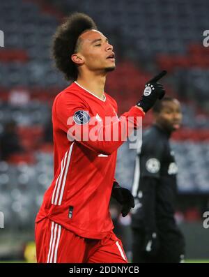 Monaco, Germania. 25 Nov 2020. Leroy Sane di Bayern Monaco festeggia il suo punteggio durante un gruppo UEFA Champions League A match tra FC Bayern Monaco di Germania e RB Salzburg dell'Austria a Monaco di Baviera, Germania, 25 novembre 2020. Credit: Philippe Ruiz/Xinhua/Alamy Live News Foto Stock