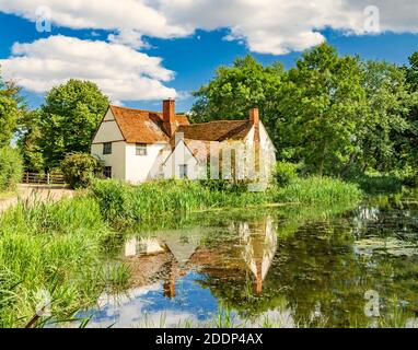 Willy Lott's Cottage dal Mulino di Flatford dove John Constable dipinse la carretta da fieno. Foto Stock