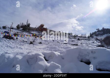 Bellezza della neve a 28000 piedi, Auli, Uttarakhand, India Foto Stock
