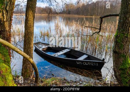 Warmia e Masuria, barca sommersa, Polonia Foto Stock