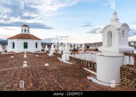 Vista sul tetto del monastero di Felipe Neri a Sucre, Bolivia Foto Stock