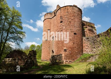 Rovine del castello di Neudahn a Dahn Rockland, Germania Foto Stock