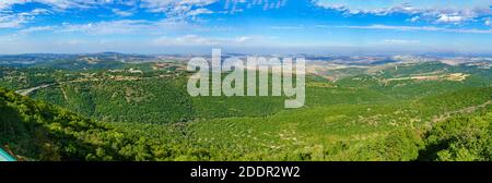 Vista panoramica dell'alta Galilea, e del Libano meridionale, dal monte Adirr, Israele settentrionale Foto Stock