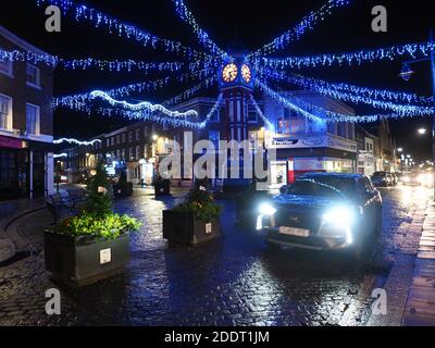 Sheerness, Kent, Regno Unito. 26 Novembre 2020. Le luci di Natale nel luogo di ritrovo di Sheerness, Kent nel quartiere di Swale. Credit: James Bell/Alamy Live News Foto Stock