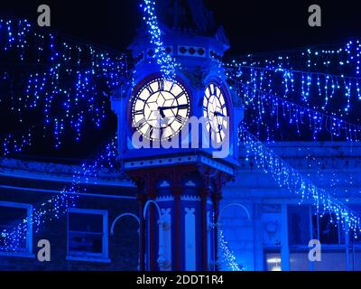 Sheerness, Kent, Regno Unito. 26 Novembre 2020. Le luci di Natale nel luogo di ritrovo di Sheerness, Kent nel quartiere di Swale. Credit: James Bell/Alamy Live News Foto Stock