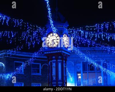 Sheerness, Kent, Regno Unito. 26 Novembre 2020. Le luci di Natale nel luogo di ritrovo di Sheerness, Kent nel quartiere di Swale. Credit: James Bell/Alamy Live News Foto Stock