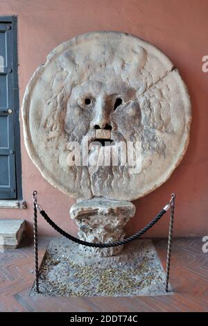 Italia, Roma, basilica di Santa Maria in Cosmedin, bocca della Verità Foto Stock