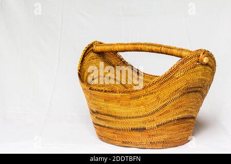 Artigianato intrecciato realizzato in rattan a Camiguin, Filippine Foto Stock