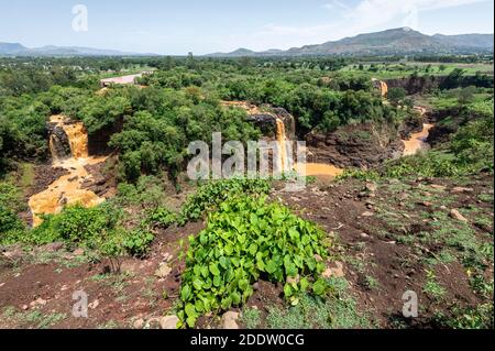 Le cascate blu del Nilo o Tis Abay vicino Tissisat in Etiopia del Nord Foto Stock