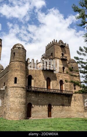 Fasil Ghebbi fortezza su Gondar o Gonder nella regione di Amhara Dell'Etiopia del Nord Foto Stock