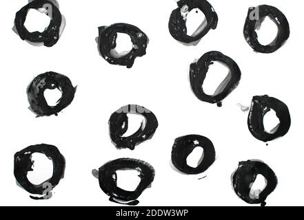 Set di cerchi di pennellata. Isolato su bianco. Modello astratto. Foto Stock