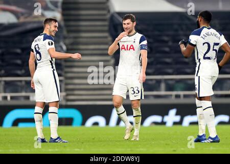 LONDRA, INGHILTERRA. 26 NOVEMBRE il centrocampista di Tottenham Harry Winks celebra il suo obiettivo durante la partita UEFA Europa League Group J tra Tottenham Hotspur e PFC Ludogorets Razgrad al Tottenham Hotspur Stadium di Londra giovedì 26 novembre 2020. (Credit: Jon Bromley | MI News) Credit: MI News & Sport /Alamy Live News Foto Stock