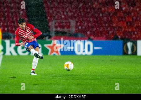 Jesus Vallejo di Granada durante la UEFA Europa League, partita di calcio del Gruppo e tra Granada CF e Omonia Nicosia il 26 novembre 2020 a Estadio Nuevo Los Carmenes a Granada, Spagna - Foto Joaquin Corchero / Spagna DPPI / DPPI / LM Foto Stock