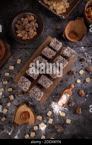 Torta australiana Lamingtons Foto Stock