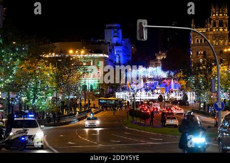Madrid, spagnolo. 26 Nov 2020. Accensione della tradizionale illuminazione Weihafterts nel centro della città. Madrid 11/26/2020 | Use worldwide Credit: dpa/Alamy Live News Foto Stock