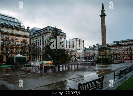 George Square a Natale nel centro di Glasgow durante il blocco di Coronavirus / Covid19. Foto Stock