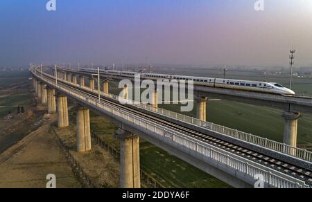 Jiangsu huaian opera in treni ad alta velocità in Cina Foto Stock