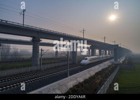 Jiangsu huaian opera in treni ad alta velocità in Cina Foto Stock