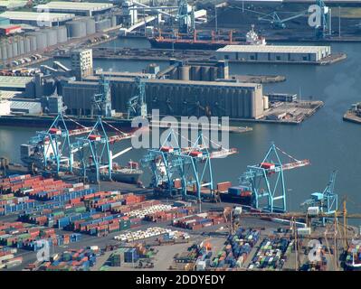 Fotografia aerea Liverpool Peel Ports Freeport, Seaforth Foto Stock