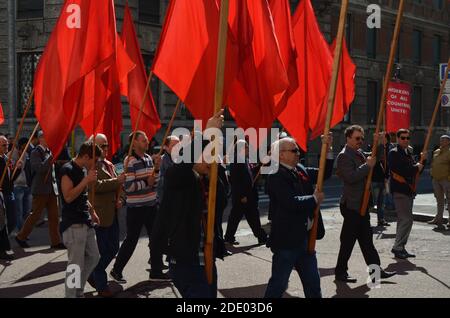 I sindacati si sono riuniti a Kadikoy per celebrare la Giornata Internazionale del lavoro. Foto Stock