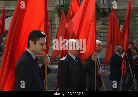 I sindacati si sono riuniti a Kadikoy per celebrare la Giornata Internazionale del lavoro. Foto Stock