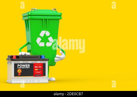 Riciclare segno verde spazzatura Cestino Mascot personaggio e ricaricabile auto batteria 12 V accumulatore con Abstract Label su uno sfondo giallo. ren. 3d Foto Stock