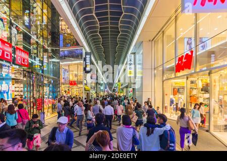 Notte a Dotonbori a Osaka, Giappone Foto Stock