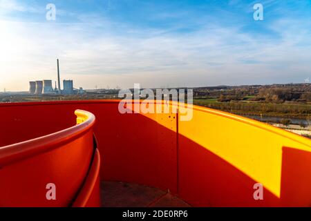 Scultura scoria segno mucchio, Haldenzeichen, torre di osservazione, scorie mucchio Franz, parte del Lipepark a Hamm, 5 cumuli di scorie sono stati collegati per formare un genere Foto Stock