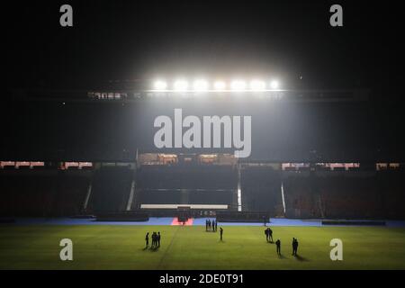 Cairo, Egitto. 27 Nov 2020. Una visione generale del campo prima dell'inizio della partita di calcio della African Champions League Final tra Zamalek e al Ahly al Cairo International Stadium. Credit: Omar Zoheiry/dpa/Alamy Live News Foto Stock