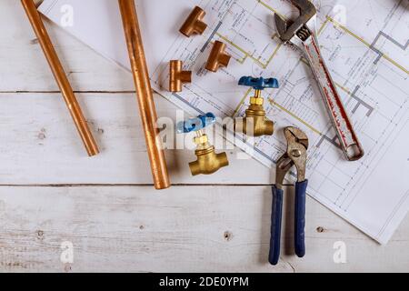 Impianto idraulico di casa di riparazione manuale tubi acqua di alimentazione kit attrezzi chiave Foto Stock