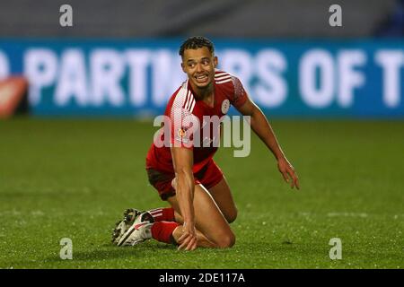 Birkenhead, Regno Unito. 27 Nov 2020. Tre Mitford di Brackley Town guarda sopra. Emirates fa Cup, 2° round match, Tranmere Rovers contro Brackley Town a Prenton Park, Birkenhead, Wirral venerdì 27 novembre 2020. Questa immagine può essere utilizzata solo per scopi editoriali. Solo per uso editoriale, è richiesta una licenza per uso commerciale. Nessun uso in scommesse, giochi o un singolo club/campionato/giocatore publications.pic di Chris Stading/Andrew Orchard sports photography/Alamy Live News Credit: Andrew Orchard sports photography/Alamy Live News Foto Stock