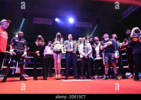 Fondi (Lt, Italia. fondi (lt), Italia, Palasport, 27 Nov 2020, INNO ITALIA durante il WBF World Super Featherweaves boxing match tra Magnesi e Kinigamami - Boxe - Credit: LM/Renato Olimpio Credit: Renato Olimpio/LPS/ZUMA Wire/Alamy Live News 2020 Foto Stock