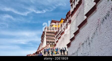 Potala Palace (sito patrimonio dell'umanità dell'UNESCO), Lhasa, Tibet, Cina Foto Stock