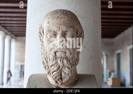 Ritratto in marmo capo dello storico Erodoto ( II secolo a.d.) esposto nel museo di Stoa di Attalos, Atene, Grecia Foto Stock