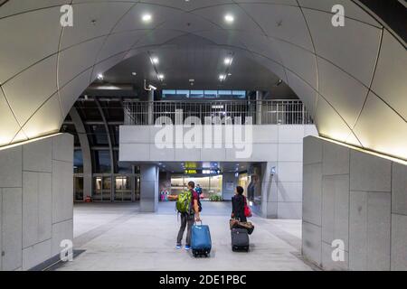 La moderna stazione della metropolitana di Daan Park a Taipei, Taiwan Foto Stock