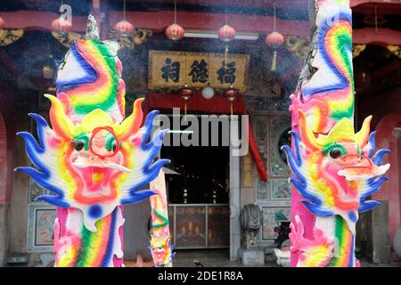 Penang George Town Malesia - bastoni di incenso gigante in Dragons Stile in Old Georgetown Foto Stock