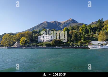 Paesaggio del Lago di Como di fronte a Villa Carlotta, Tremezzo, Lombardia, Italia Foto Stock