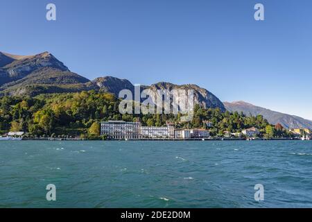 Paesaggio del Lago di Como di fronte a Villa Carlotta, Tremezzo, Lombardia, Italia Foto Stock