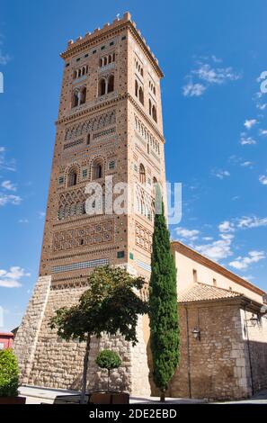 Torre di San Martin del XIV secolo e stile architettonico mudejar a Teruel, Spagna Foto Stock