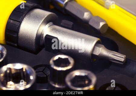 primo piano di molti tipi di utensile a testa di cacciavite Foto Stock