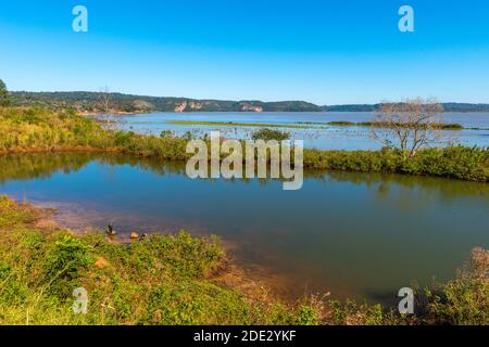 Fiume Paraná con Playa del Sol, San Ignacio, departimento Misiones, Argentina, America Latina Foto Stock